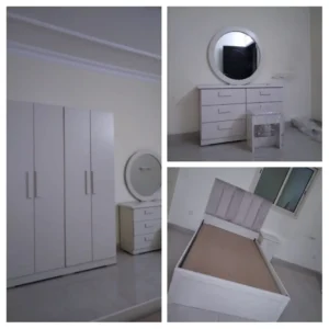 غرفة نوم نفر خشب بيج